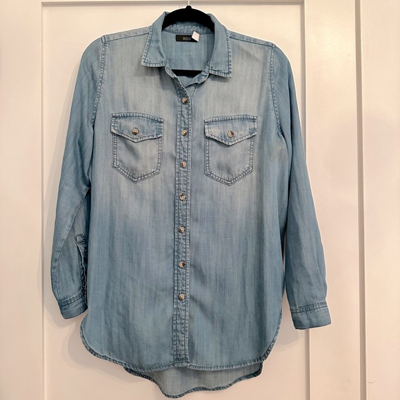 BDG Tops - Urban Outfitters BDG Boyfriend Denim Shirt XS